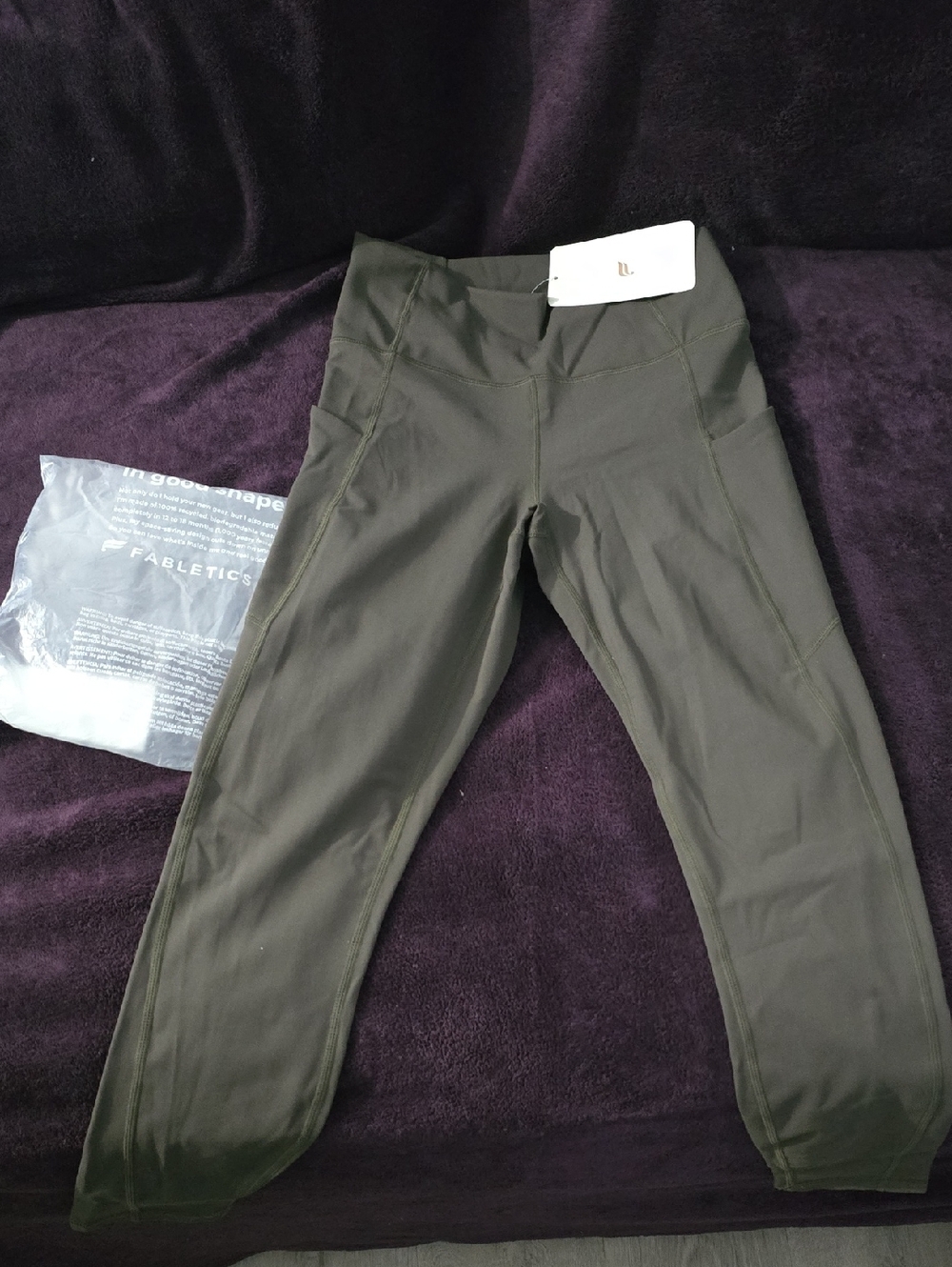 Fabletics Oasis High Waisted Pocket 7/8 Leggings